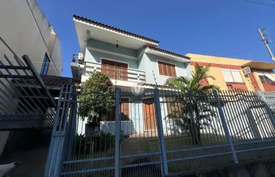 Casa triplex exclusiva invista, 4 dormitórios ao lado da avenida medianeira.