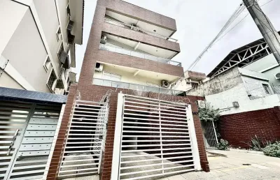 Apartamento com 2 dormitórios, sacada e garagem no bairro fátima.
