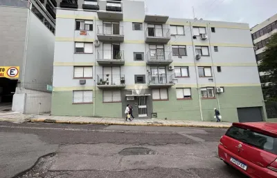 Apartamento 2 dormitórios com dependência no centro