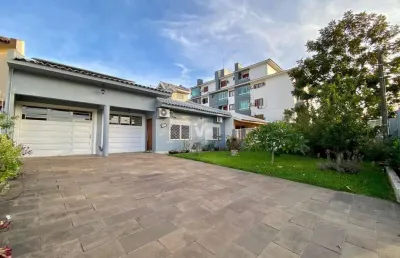 Casa com 3 quartos à venda na Avenida João Machado Soares, 1301, Camobi, Santa Maria