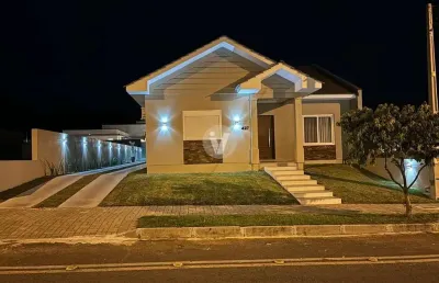 Linda casa térrea em condomínio fechado no bairro camobi