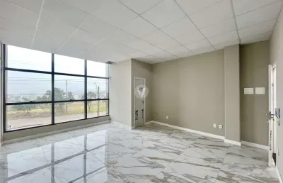 Sala comercial para alugar na Avenida Evaldo Behr, 545, Camobi, Santa Maria