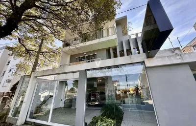 Prédio com duplex de 5 dormitórios + loja comercial