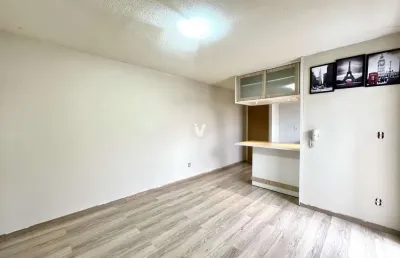 Excelente apartamento de três dormitórios, garagem em condomínio fechado.
