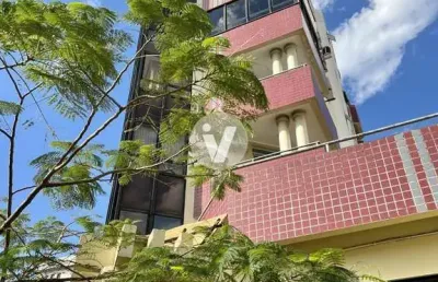Sala comercial, localizada na avenida presidente vargas, possuindo área externa.