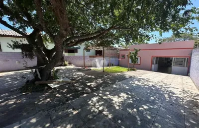 Casa com pátio amplo, localizada no bairro itararé.