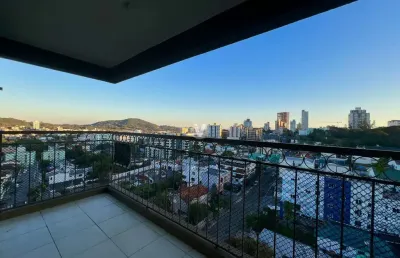 Apartamento central, com 03 dormitórios e 03 vagas de garagem