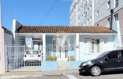 Casa de 4 dormitórios, bem localizada no bairro n. sra. de fátima
