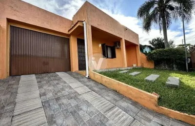 Casa de 2 dormitórios, localizada no bairro tancredo neves
