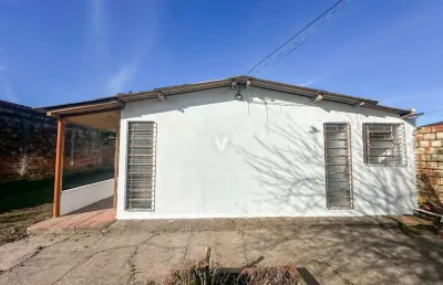 Casa à venda, com 2 dormitórios, localizada no bairro tancredo neves