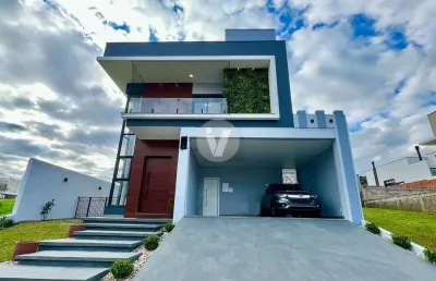 Lindíssima casa alto padrão mobiliada, à venda, em condomínio fechado.