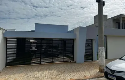 Casa dos sonhos no encantador bairro vila dos ipês! esta linda residência, com 190 m² de área construída em um generoso terreno de 405 m².