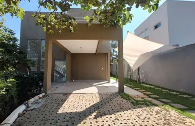 Casa nova em condomínio (04 suítes) com vista panorâmica da orla da lagoa central!!!