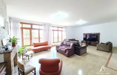 Vendo ou alugo belíssima casa no planalto paulista com 300m²