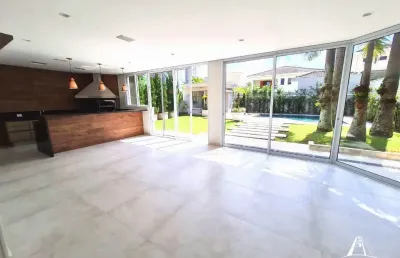 Vendo luxuosa casa no alphaville com 4 suítes e closet