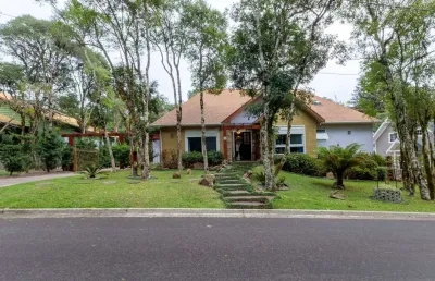 Casa 4 quartos sendo 2 suítes para venda no bairro centro em gramado