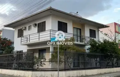 Casa com 5 quartos para alugar na rua jucelino kubitscheck, 76, centro, balneário piçarras, 150 m2 por r$ 9.000