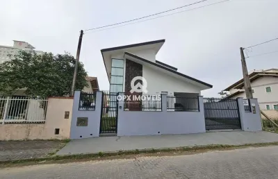 Casa com 3 quartos à venda na rua dos pinus, 241, itacolomi, balneário piçarras, 194 m2 por r$ 2.500.000