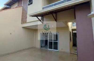 Casa duplex composto por 3 quartos com àrea gourmet á venda na praia do morro, guarapari-es - realize negócios imobiliários.