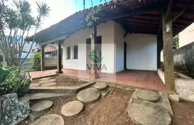 Casa a beira mar composta por 3 quartos á venda na praia de setiba, guarapari-es - realize negócios imobiliários.