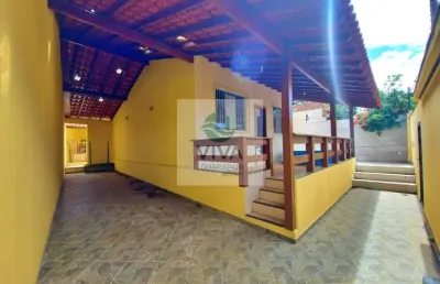 Casa duplex composto por 3 quartos à venda em santa mônica, guarapari-es - realize negócios imobiliários.
