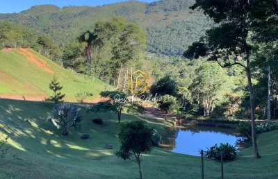 Chácara / sítio com 2 quartos à venda na Rua Dezoito Vale Das Videiras, 10, Vale das Videiras, Petrópolis