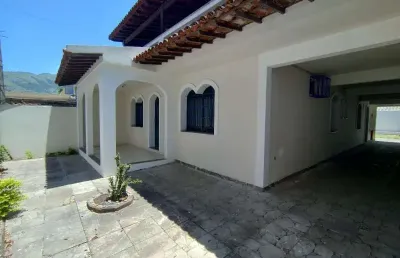 Casa com 2 quartos à venda na rua agrícola, bangu, rio de janeiro por r$ 495.000