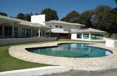 Belíssima casa de alto padrão à venda na malota em jundiaí - au 1.081 m² - te 5000 m², ao pé da serra do japi. projeto arquitetônico, paisagismo, lazer.