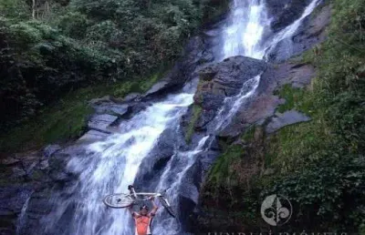 Belíssimo sítio com cachoeira à venda em taubaté - at /35.400 m², localizado na montanha numa altitude de 1.100 metros, muito verde e abundância em água, ótimo para eco turismo com uma das maiores cac