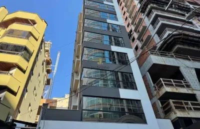 Apartamento com 3 quartos à venda na Rua 302, 145, Meia Praia, Itapema