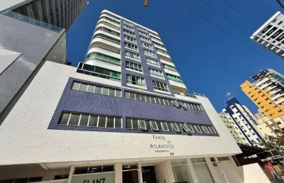 Apartamento com 3 quartos para alugar na Rua 240, 57, Meia Praia, Itapema