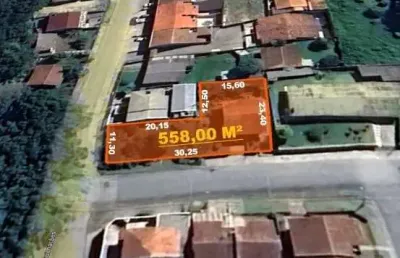 Casa com amplo terreno de esquina e potencial comercial campo largo!