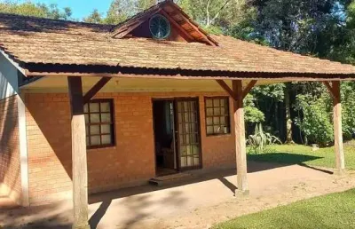 Seu refúgio de paz a 20 minutos de campo largo. a natureza te espera!