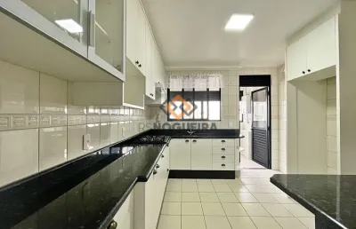 Amplo apartamento no estreito com 03 dormitórios + dependência!