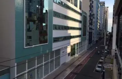 Apartamento duplex  sem elevador com 4 quartos sendo 1 suíte