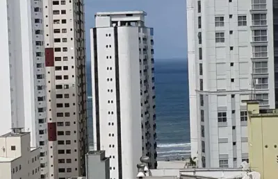 Viva a praia com estilo - 3 suítes 3 vagas a 2 min da praia