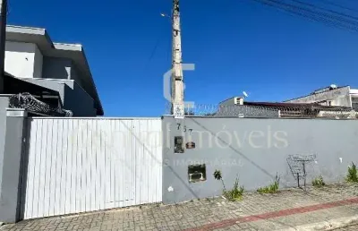 Casa com 2 quartos à venda no itacolomi, balneário piçarras  por r$ 790.000