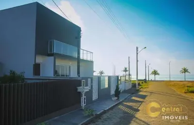 Sobrado alto padrao com 4 quartos apenas 50 metros do mar em barra velha - sc