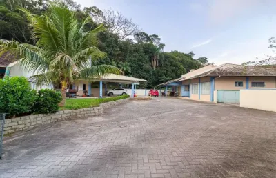 Casa com 5 quartos à venda no Centro, Penha 