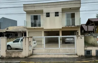 Casa com 3 quartos à venda na Rua Getúlio Vargas, 78, Rio Caveiras, Biguaçu
