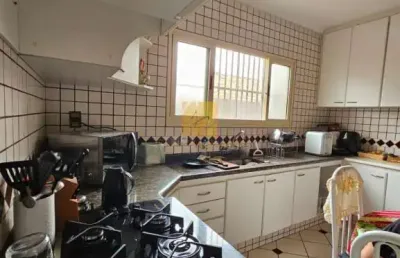 Casa com 3 quartos à venda no Núcleo Habitacional José Regino, Bauru 