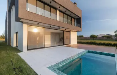 Casa em condomínio para venda em torres, praia da cal, 4 dormitórios, 4 suítes, 4 banheiros, 2 vagas