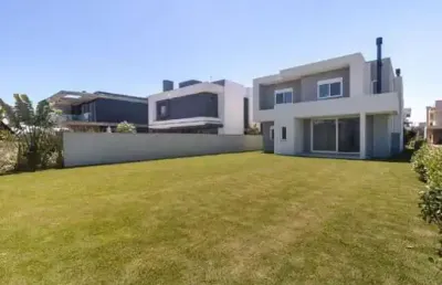 Casa em condomínio para venda em torres, torres, 4 dormitórios, 4 suítes, 5 banheiros, 2 vagas