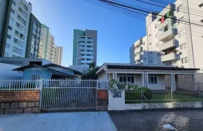 Terreno à venda na Rua Nova Trento, 342, Bom Retiro, Joinville