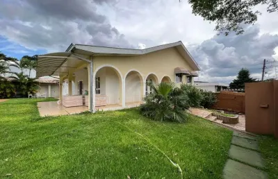 Casa terrea no jd. bancarios | 320m2 de area construida | 02 suites | piscina