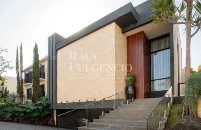 Casa com 5 quartos de alto padrao no royal tenis ...