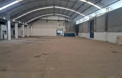 Barracão / Galpão / Depósito com 8 salas para alugar no Mombaça, Itapecerica da Serra 