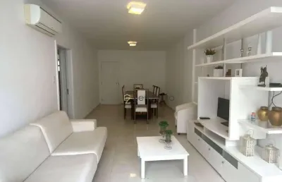 Apartamento a venda na praia das pitangueiras, 02 dormitórios, com 01 vaga de garagem, 01 quadra da praia