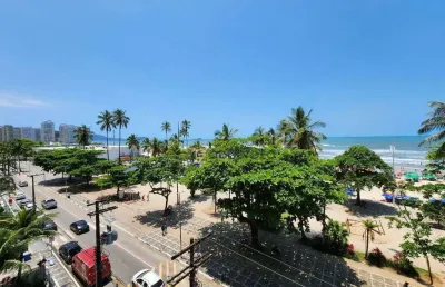Apartamento a venda na praia das pitangueiras, frente ao mar, 03 dormitórios, sacada e 01 vaga de garagem