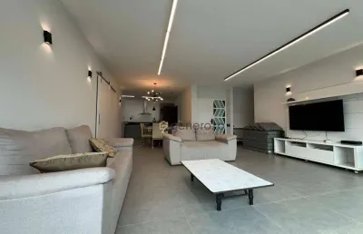 Apartamento a venda na praia da enseada, 03 dormitórios, 02 vagas de garagem e lazer no prédio